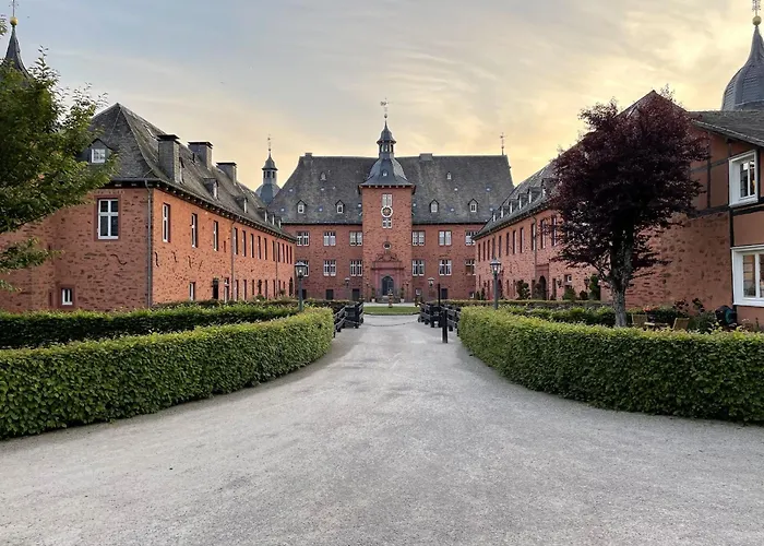 Schloss Adolphsburg Im Sauerland